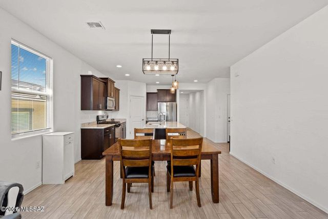 14070 E Red Pine Place, Vail, AZ 85641