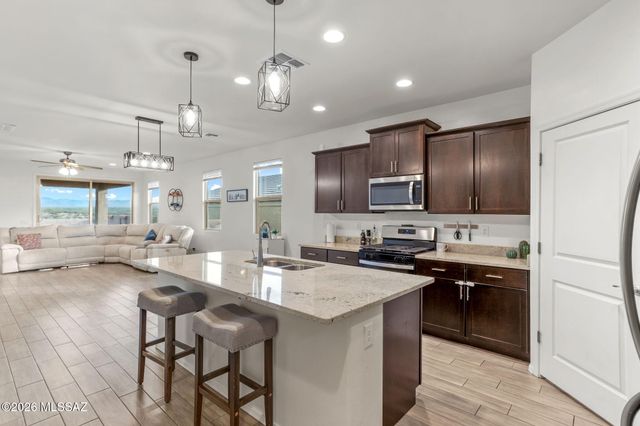 14070 E Red Pine Place, Vail, AZ 85641