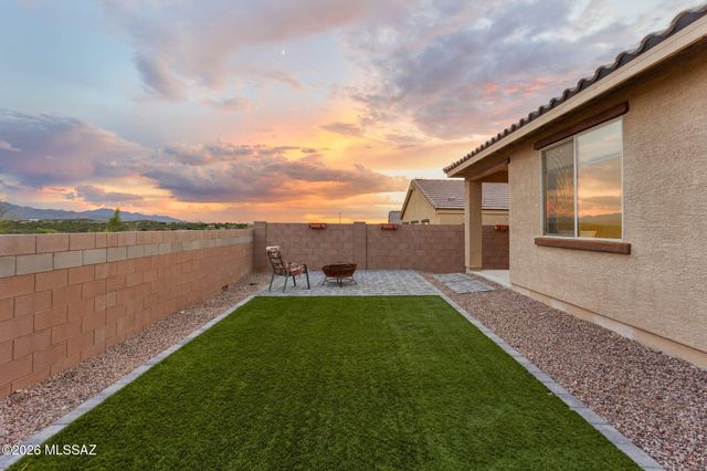 14070 E Red Pine Place, Vail, AZ 85641