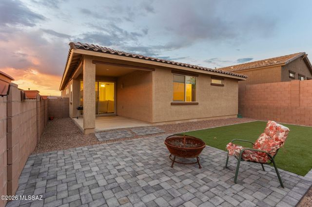 14070 E Red Pine Place, Vail, AZ 85641