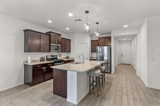14070 E Red Pine Place, Vail, AZ 85641