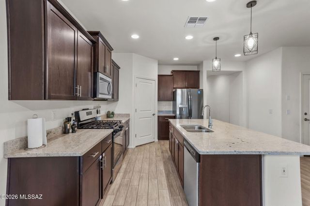 14070 E Red Pine Place, Vail, AZ 85641