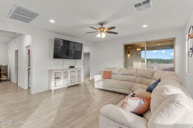 14070 E Red Pine Place, Vail, AZ 85641