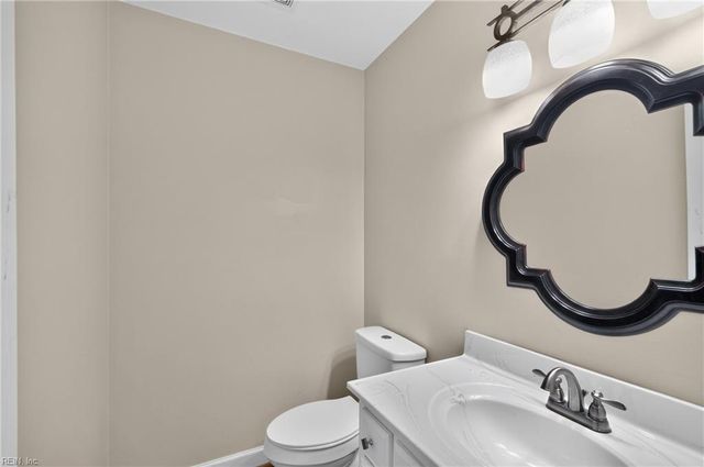 102 Matoaka TURN, Yorktown, VA 23693