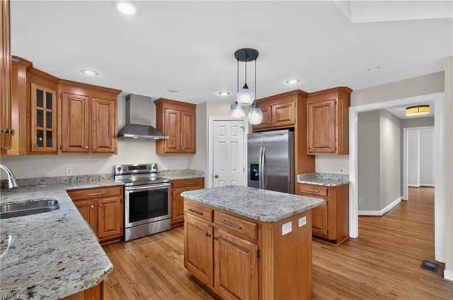 102 Matoaka TURN, Yorktown, VA 23693