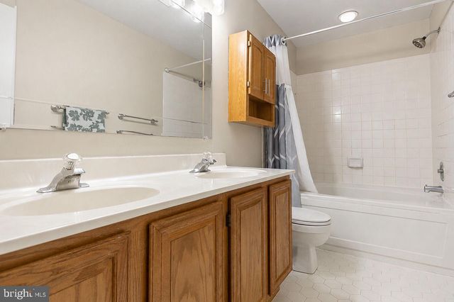 8309 LINDEN OAKS CT, Lorton, VA 22079
