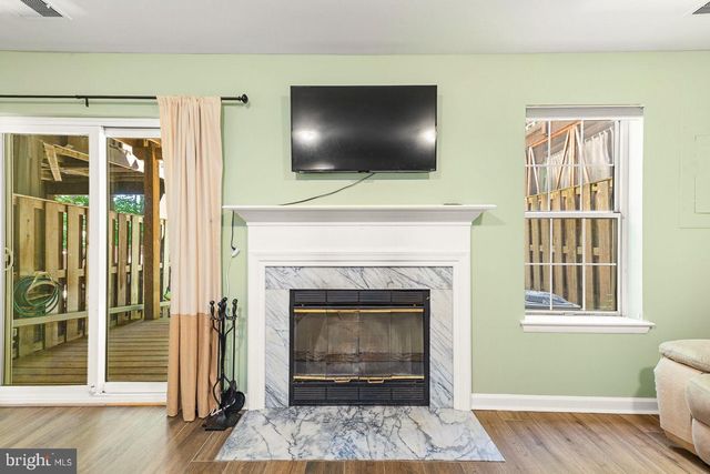 8309 LINDEN OAKS CT, Lorton, VA 22079