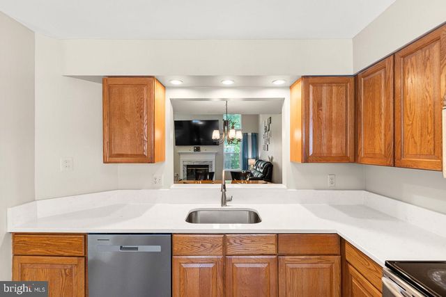 8309 LINDEN OAKS CT, Lorton, VA 22079