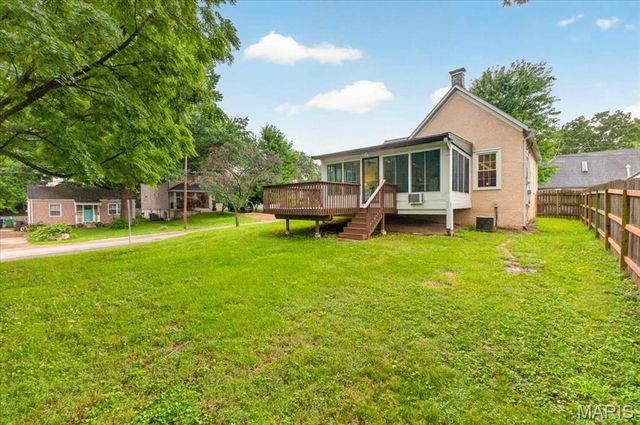 9351 Golden Gate Road, Rock Hill, MO 63144