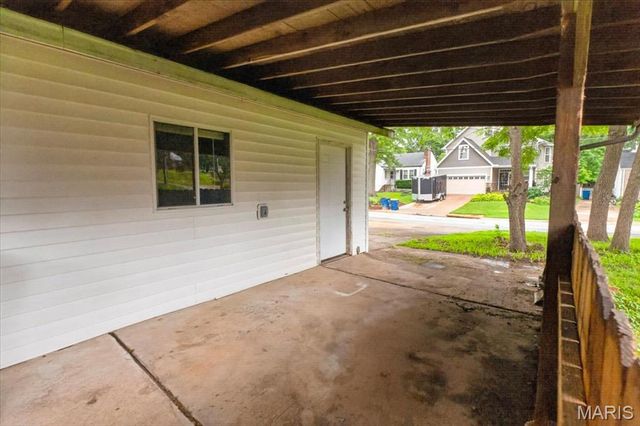 9351 Golden Gate Road, Rock Hill, MO 63144