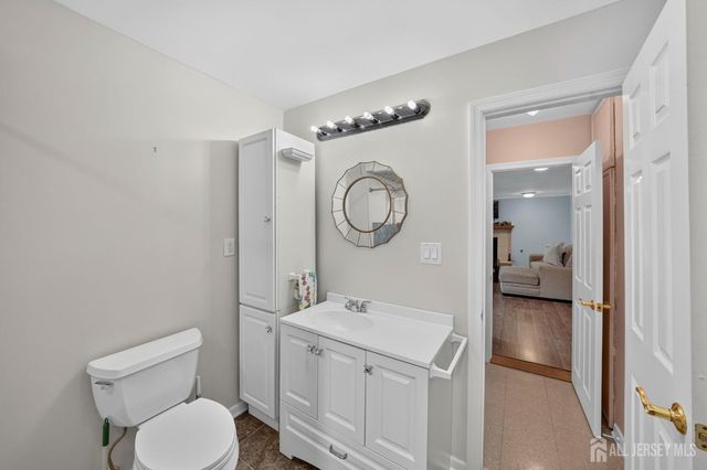 41 Weldon Road, Edison, NJ 08817