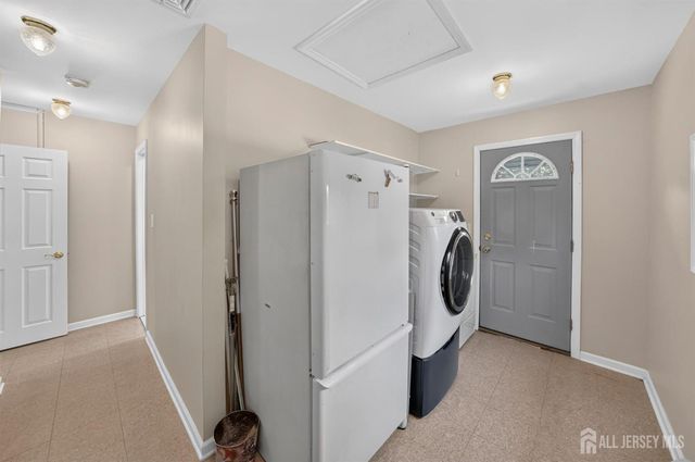 41 Weldon Road, Edison, NJ 08817