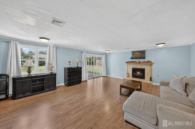 41 Weldon Road, Edison, NJ 08817