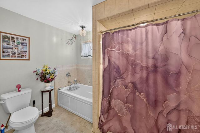 41 Weldon Road, Edison, NJ 08817
