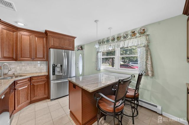 41 Weldon Road, Edison, NJ 08817