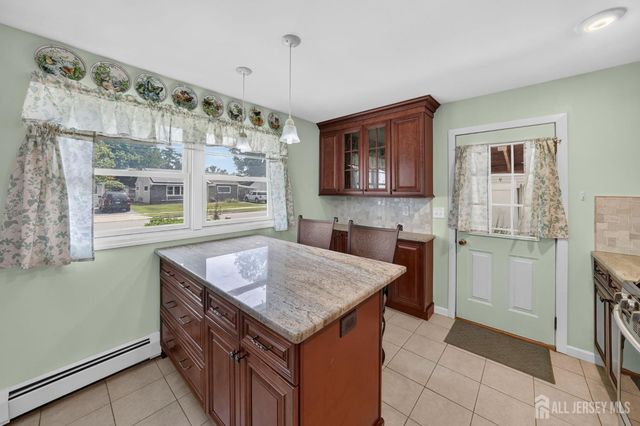 41 Weldon Road, Edison, NJ 08817