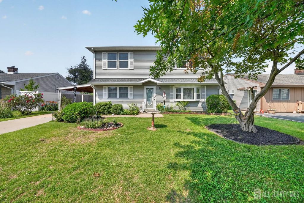 41 Weldon Road, Edison, NJ 08817