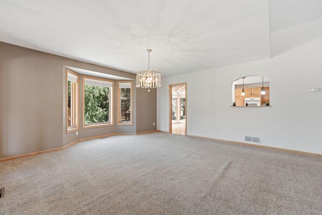 15 Anemone Circle, North Oaks, MN 55127