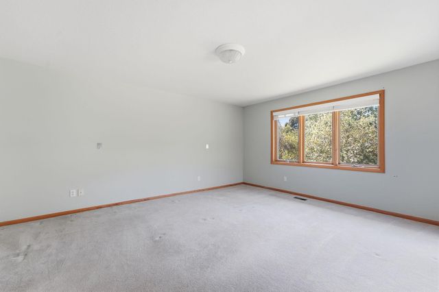 15 Anemone Circle, North Oaks, MN 55127