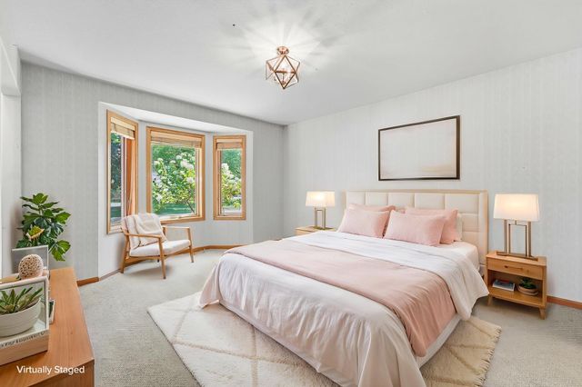 15 Anemone Circle, North Oaks, MN 55127