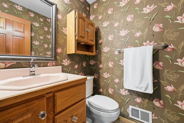 15 Anemone Circle, North Oaks, MN 55127