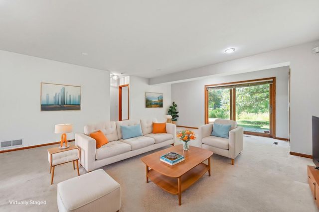 15 Anemone Circle, North Oaks, MN 55127