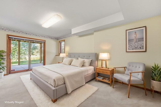 15 Anemone Circle, North Oaks, MN 55127