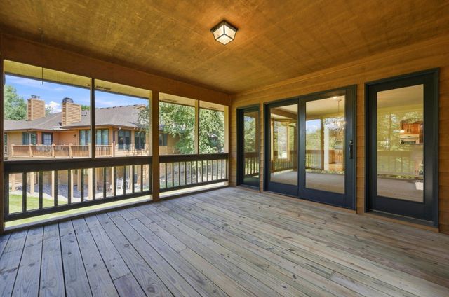15 Anemone Circle, North Oaks, MN 55127