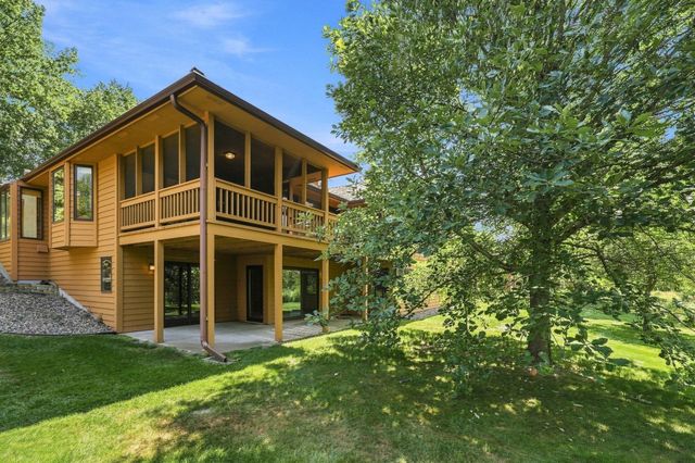 15 Anemone Circle, North Oaks, MN 55127