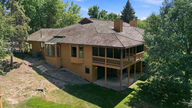 15 Anemone Circle, North Oaks, MN 55127