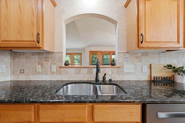 15 Anemone Circle, North Oaks, MN 55127