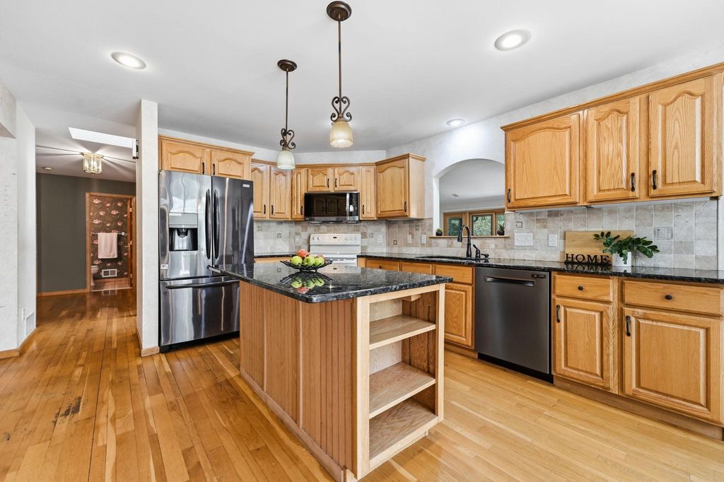 15 Anemone Circle, North Oaks, MN 55127 — photo 4