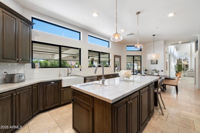 7281 E ROYAL PALM Road, Scottsdale, AZ 85258