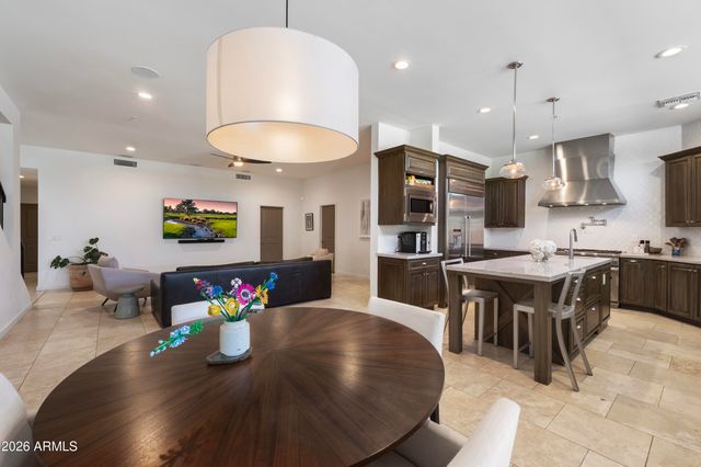 7281 E ROYAL PALM Road, Scottsdale, AZ 85258
