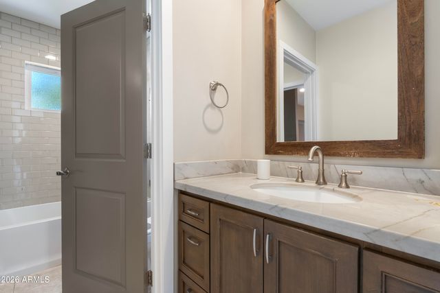 7281 E ROYAL PALM Road, Scottsdale, AZ 85258