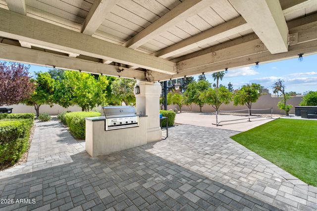 7281 E ROYAL PALM Road, Scottsdale, AZ 85258