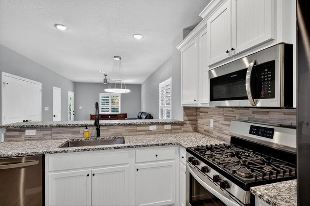 279 Capetown, Conroe, TX 77356
