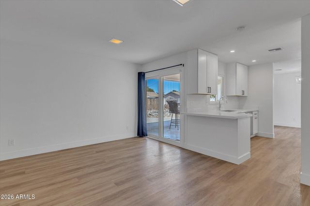 1034 E HERMOSA Drive, Tempe, AZ 85282