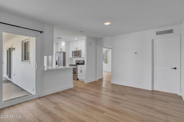 1034 E HERMOSA Drive, Tempe, AZ 85282