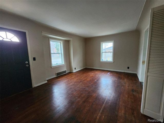 965 Voorheis Street, Pontiac, MI 48341