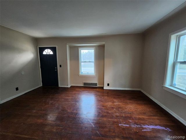 965 Voorheis Street, Pontiac, MI 48341