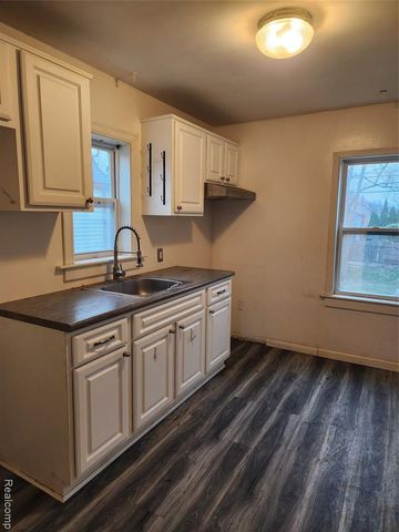 965 Voorheis Street, Pontiac, MI 48341