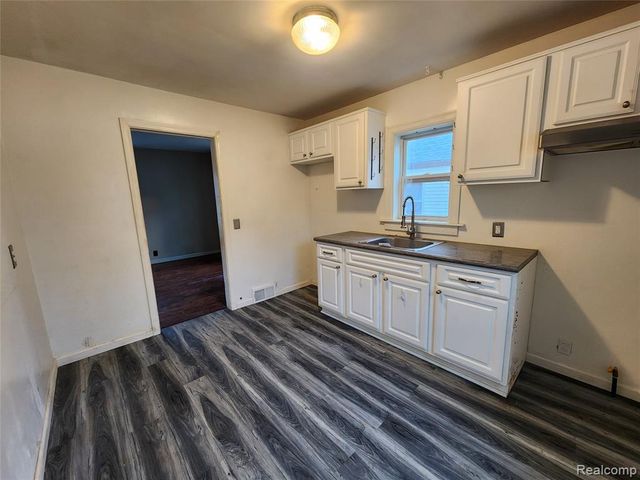 965 Voorheis Street, Pontiac, MI 48341