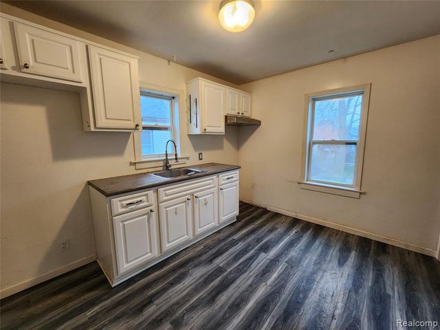 965 Voorheis Street, Pontiac, MI 48341