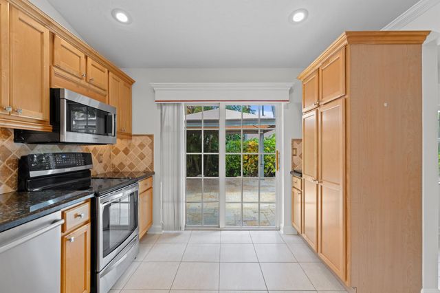 7463 W Country Club Boulevard, Boca Raton, FL 33487