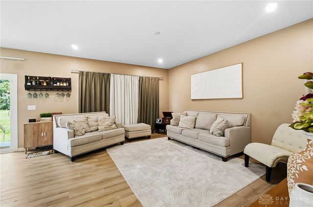 1543 Arden Bend, Fairborn, OH 45324