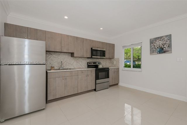 2307 SW 17th Ave 2, Fort Lauderdale, FL 33315