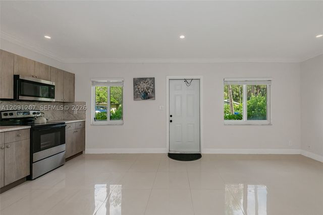 2307 SW 17th Ave 2, Fort Lauderdale, FL 33315