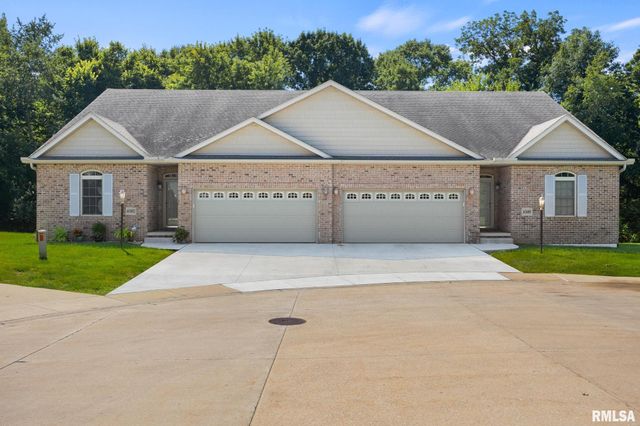 6502 N Queen Frances Ln, Peoria, IL 61615