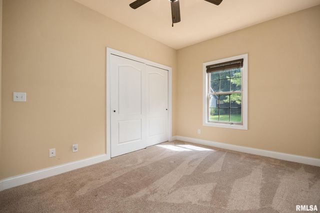 6502 N Queen Frances Ln, Peoria, IL 61615